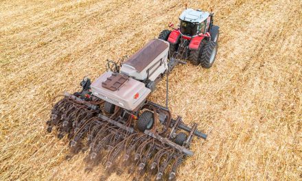 Trator MF 8S e plantadeira Momentum são destaques da Massey Ferguson na Expointer